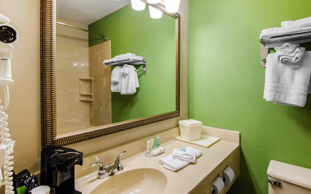 Quality Inn Summersville - New River Area