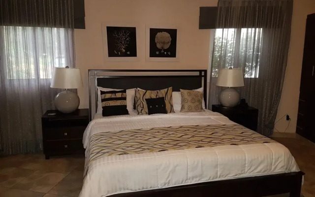 New six Bedroom With BBQ and Large Pool
