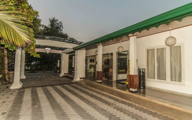 OYO 124 Clove Transit Hotel