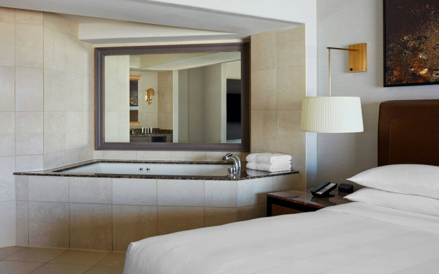 Marriott Niagara Falls Fallsview Hotel & Spa - Image 5