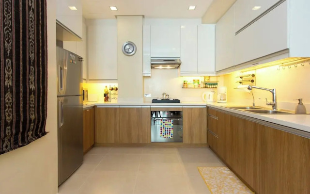 Elegant 2BR Apartment in Upscale Fort BGC Fast Wifi