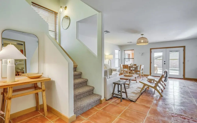 Gorgeous Green Valley Home: Patio & Private Pool!