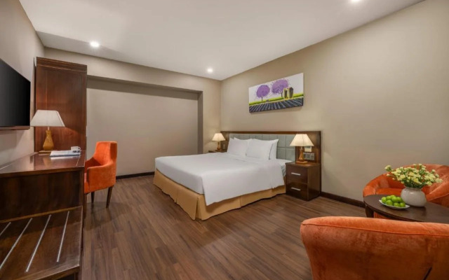 Yarra Ocean Suites Danang