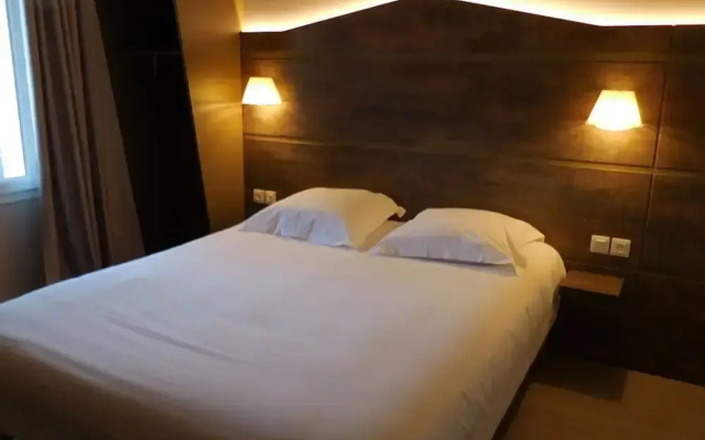 FastHotel Montmarault - Auberge du Grand Champ