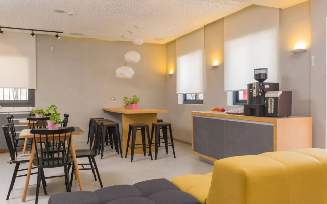 Stay Inn Hostel
