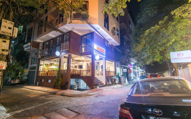 No.9 Housinng 81 Linh Lang