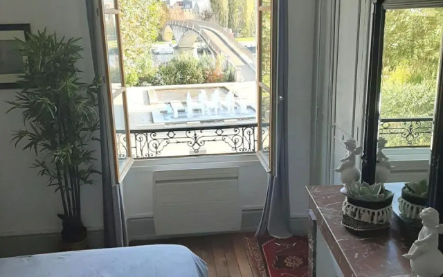 Et au pied coule une rivière, situation et vue idéales