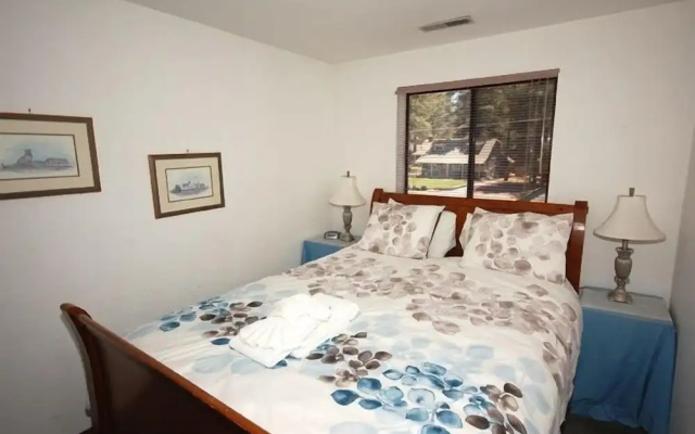771 Lakeview Avenue 4 Bedroom Home by RedAwning