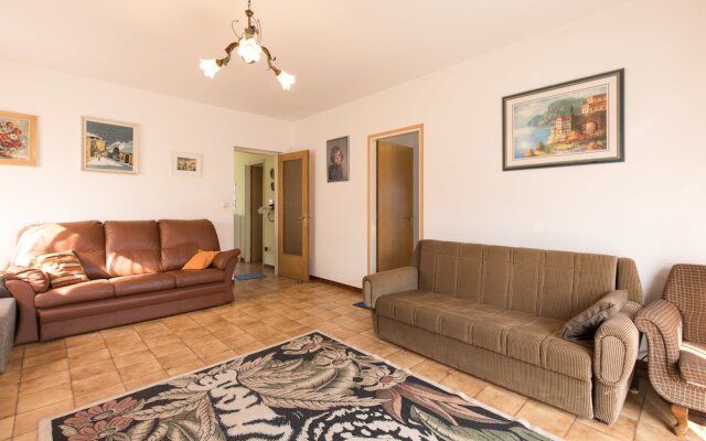 Apartment Lucia & Holiday Home Nino