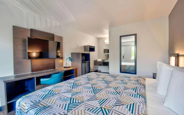 Motel 6 Warren, MI - Detroit East