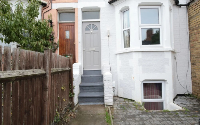 Stunning Central Oxford 3BR Home Inc. Parking