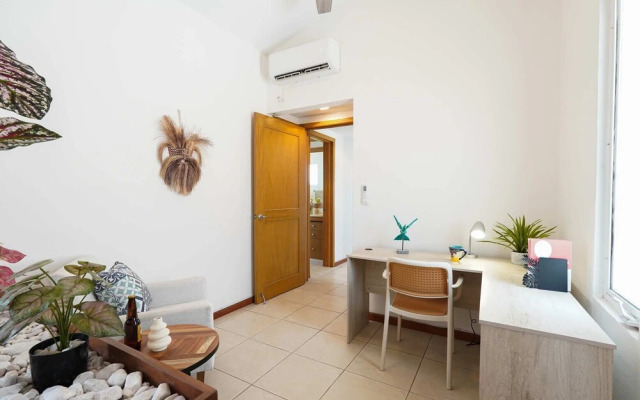 Sleeps 10 Views Beach 1 Block