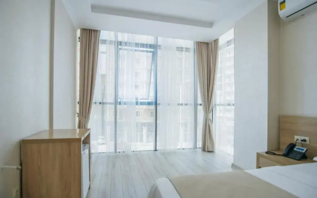 Hotel Batumi Palace