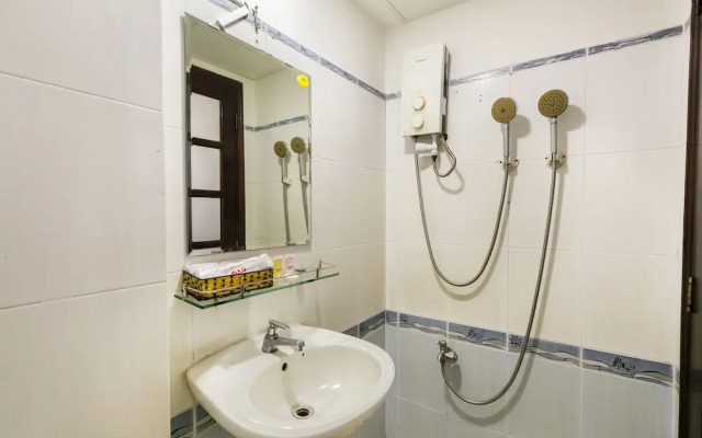 Hoang Dat Hotel by OYO Rooms