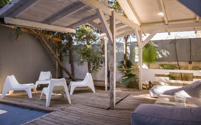 Villa BOND with Private Swimming Pool