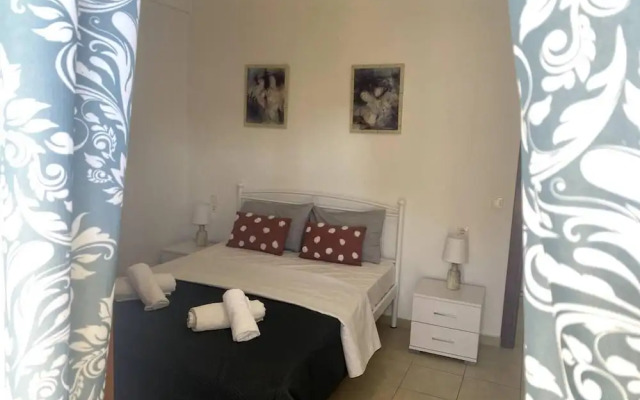Impeccable Apt Sleeps 5 in Heraklion