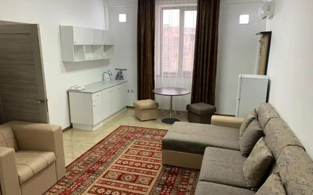 DeLuxe Plaza (Делюкс Плаза)