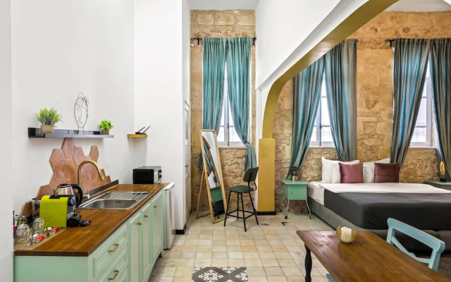 Helios Boutique Suites by La Finca Hotel