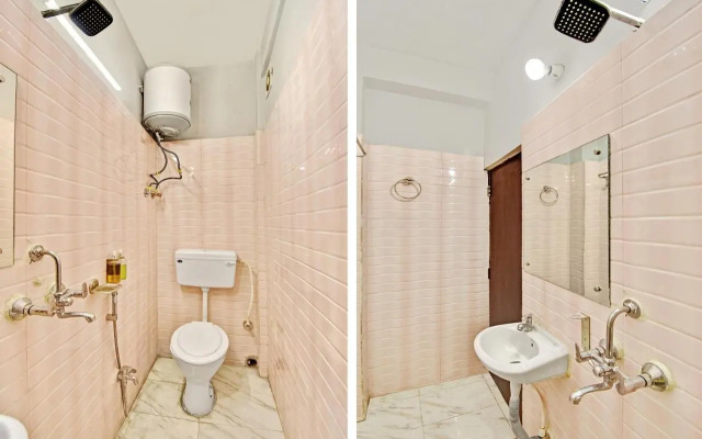 OYO 82317 Amaris Stay Hub