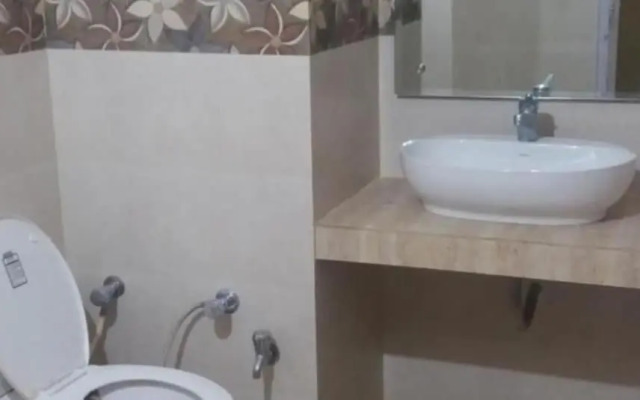 Goroomgo Hotel Ishan Katra
