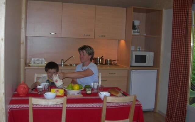 Moulin des Sandaux Village