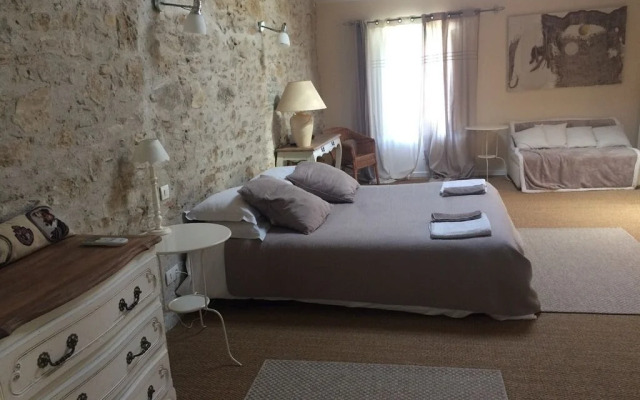 Gîtes & Maison dHôtes La Maison Vieille