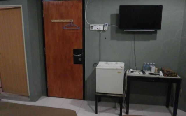 OYO 904 Avee Budget Inn