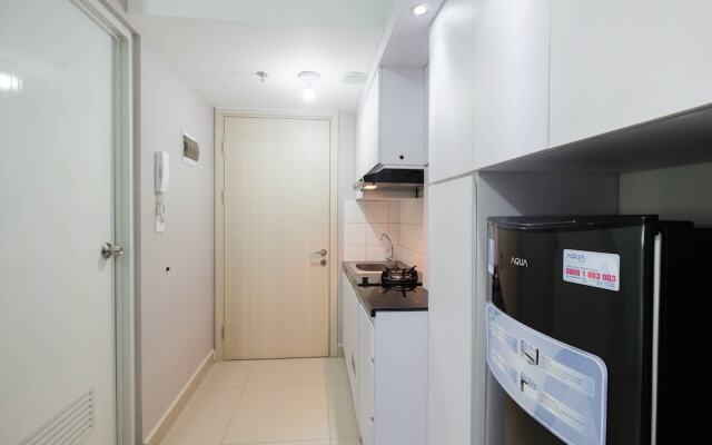 Modern White Studio At Springlake Summarecon Bekasi Apartment By Travelio