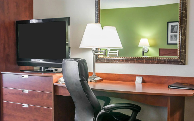 Sleep Inn & Suites Conference Center and Water Park