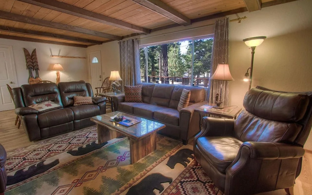 Bowers Mansion 3 Bedroom Home by Redawning