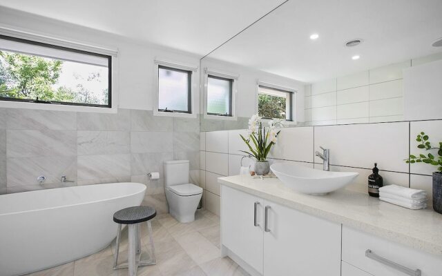 Contemporary Coastal Retreat in Rye