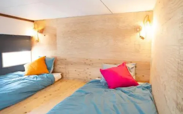 MEEDAFU'S YUI HOSTEL and COFFEE