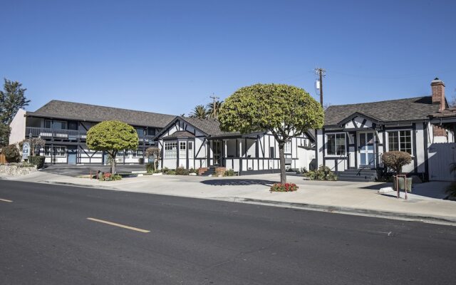 Solvang Inn and Cottages