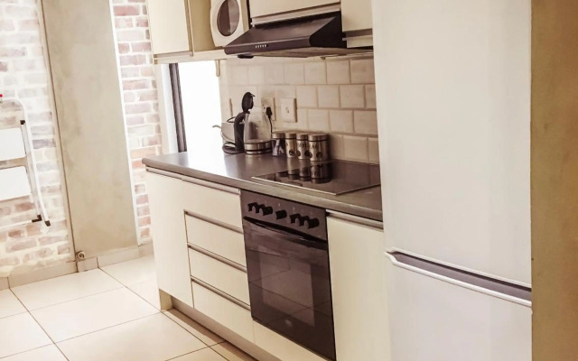 Elegant Apartment at Grove Mall