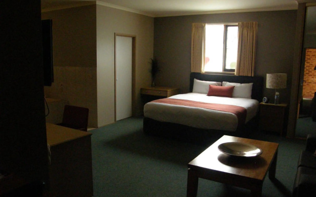 Quality Inn Colonial