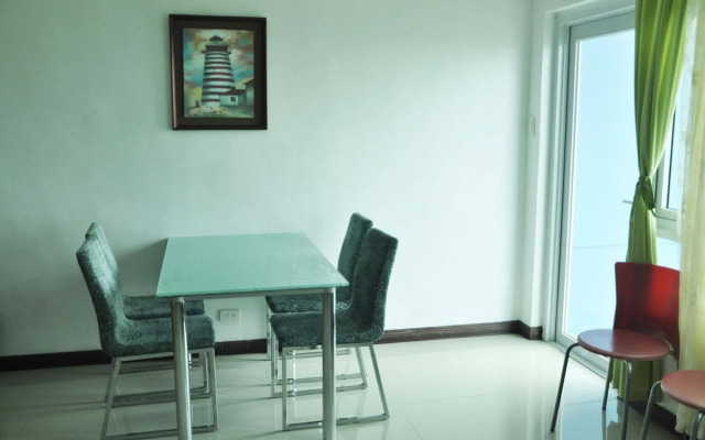 Mactan Seaside Apartments