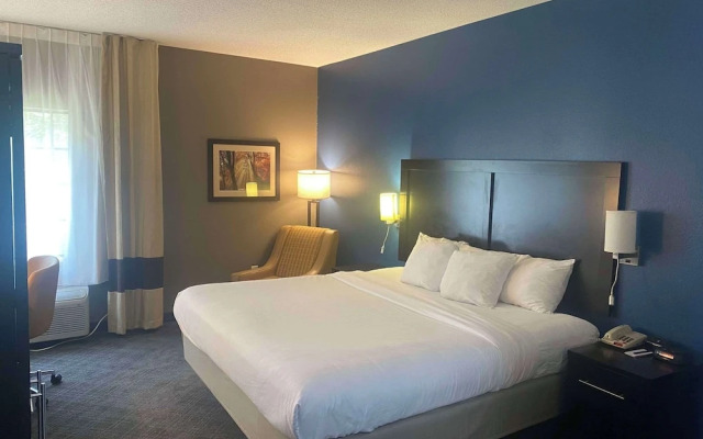 Comfort Inn & Suites Trussville I-59 Exit 141