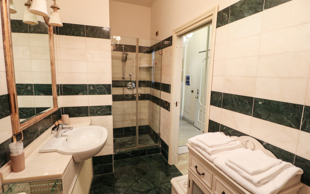 Rome King Suite