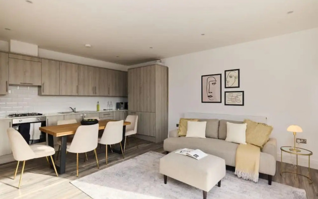 The Harlesden Place - Modern 3bdr Flat With Balcony