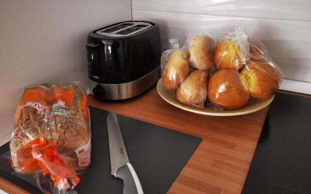 "room in Guest Room - Caparica Poshtel An Luxury Hostel"