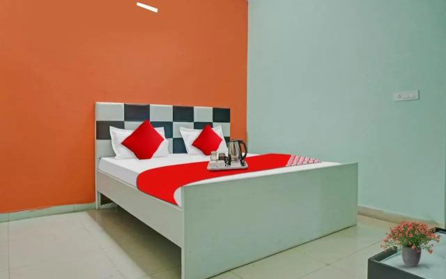 Oyo 703347 Ab Hotel