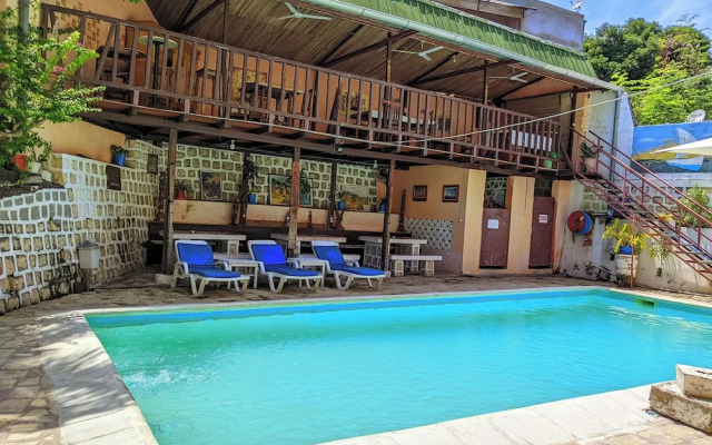 Hotel Chez Tranquilllle