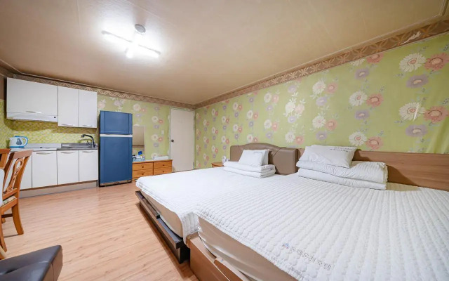 Dongrae Oncheon Hotel