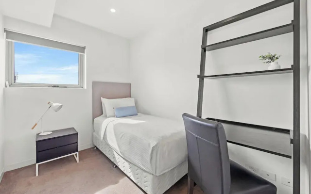 Trafalgar Lane Apartments by CLLIX