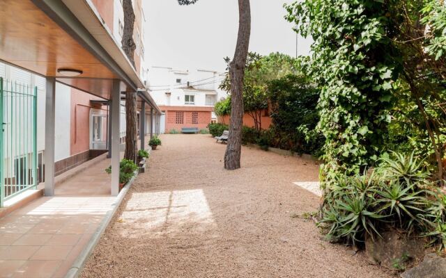 Waterfront Apartment in Playa de Aro With Patio