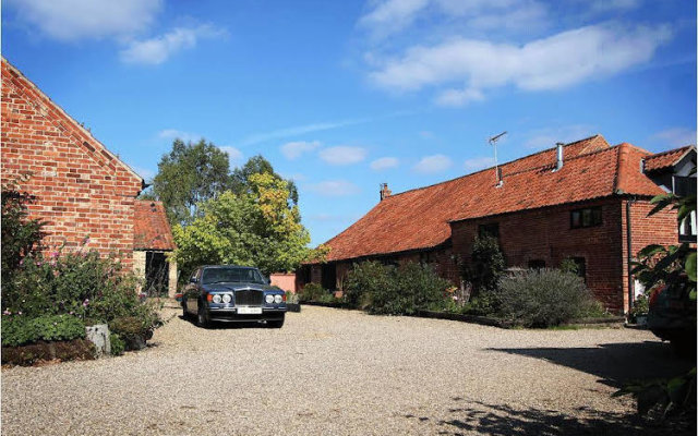 Courtyard Barn