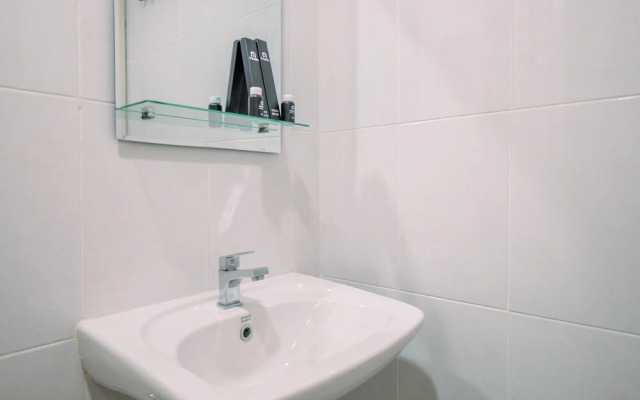 Cozy Studio At Patraland Urbano Apartment Near Train Station