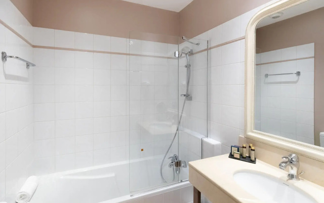 Hotel La Bastide Saint Martin