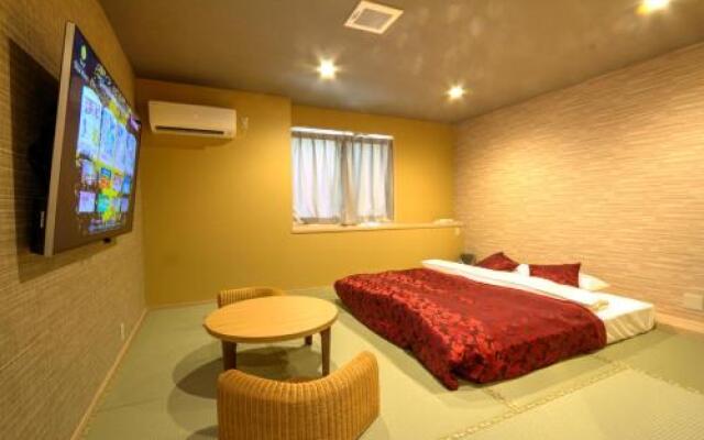 Hotel Blue Moon