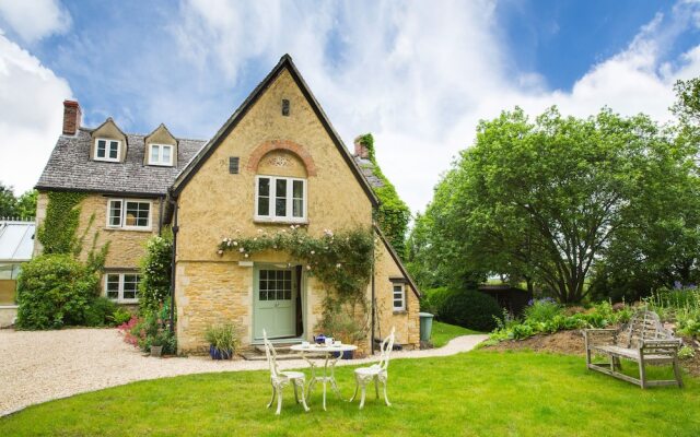 Gorselands Hall Bed and Breakfast